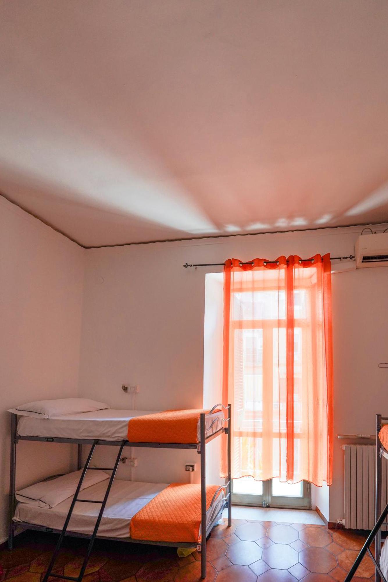 Naples Experience Hostel - Age Limit 18-28 Экстерьер фото