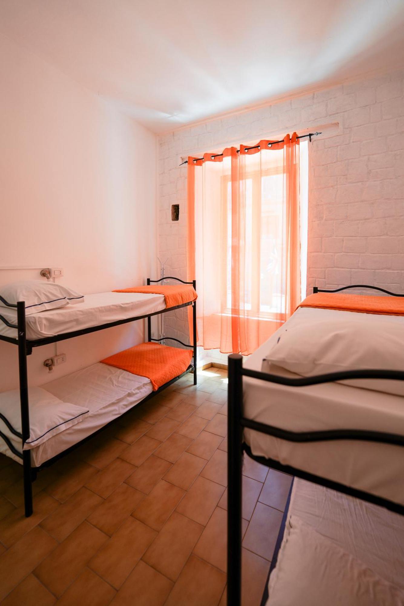 Naples Experience Hostel - Age Limit 18-28 Экстерьер фото